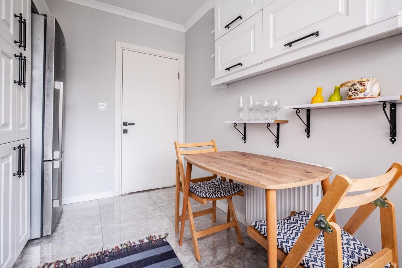 Apartment Vibrant Flat With Balcony In Maltepe Istanbul