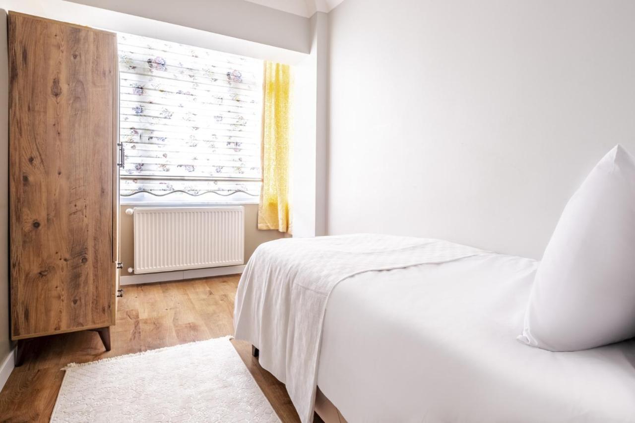 Vibrant Flat With Balcony In Maltepe Apartment Istanbul